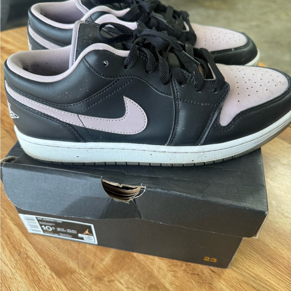 Nike Black and Light‎ Pink Low-Top Sneakers